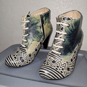 Goby Ankle Boots - Black and Green